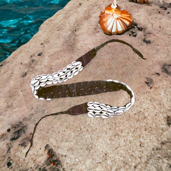 COWRIE SHELLS & LEATHER Vintage Brown Belt One Size 44" length - Picture 2 of 3
